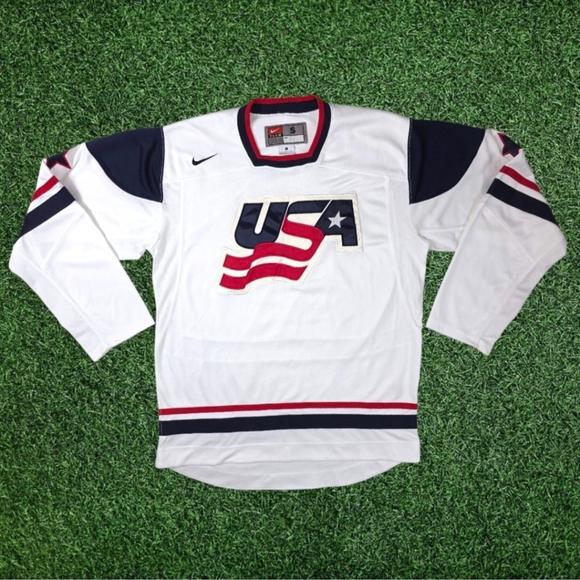 NIKE IIHF USA HOCKEY JERSEY - Picture 1 of 6